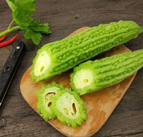 摆烂皇帝吃瓜,摆烂皇帝的宫廷吃瓜日常