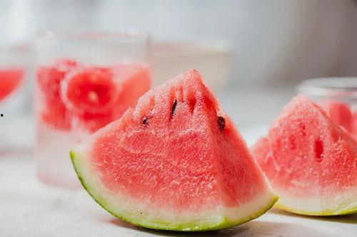 立秋吃瓜什么说法,探寻立秋吃瓜的民间习俗