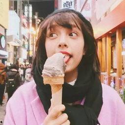 吉林女孩岳欣悦吃瓜